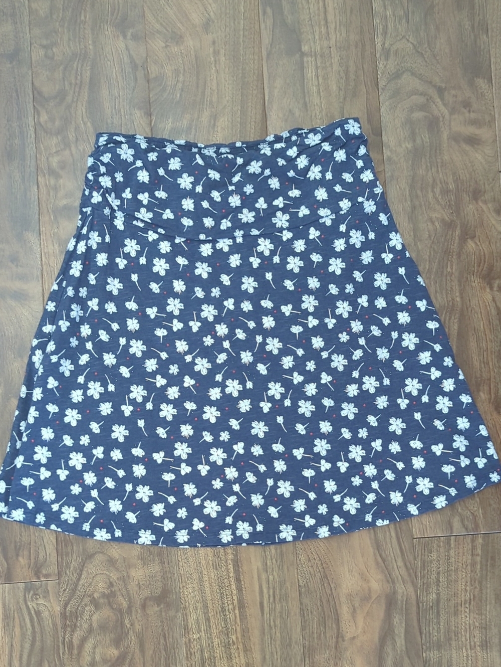 Toad&Co Navy and White Floral Chaka Skirt